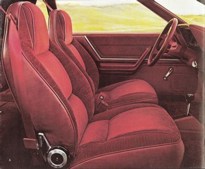 1982 Plymouth Turismo Foldout-02.jpg